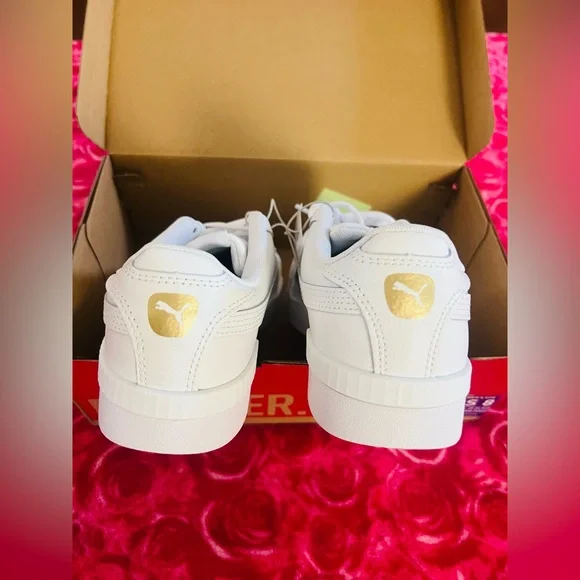 New Puma Women's White and Gold court Sneakers Size 8 - Picture 3 of 11